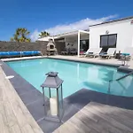 Extraordinary 3 Bedrooms Naraku Spacious فيلة *