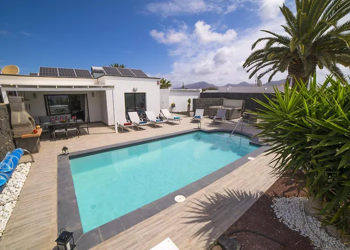 Extraordinary 3 Bedrooms Naraku Spacious