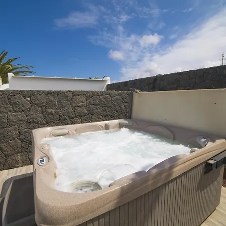 Villa Sbh Rotsana 3 Bedrooms Playa Blanca Lanzarote *